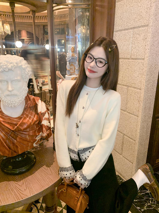 <曾小咸推荐>现货秒杀 ！微信超特价！撞色蕾丝拼接毛衣开衫 日常229.99 立减140 秒杀89.99！！ 商品图10