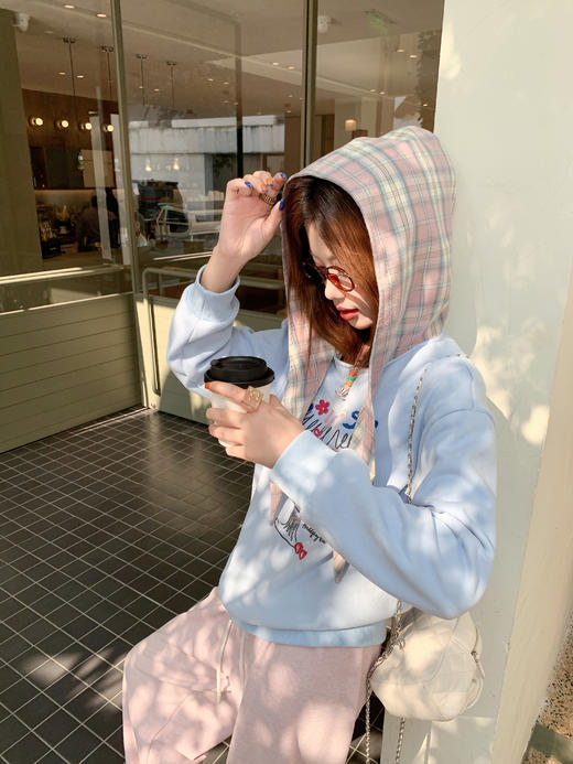 <曾小咸推荐>现货秒杀 ！微信超特价！韩系字母刺绣加绒卫衣 日常229.99 立减140 秒杀89.99！！ 商品图5