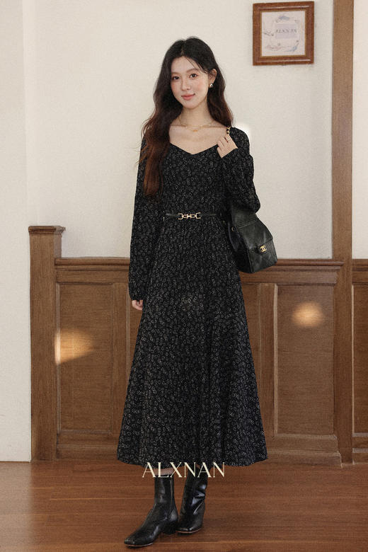 鹿向南「墨雨碎花」黑色长袖碎花连衣裙女秋季新款高腰设计感长裙 商品图5