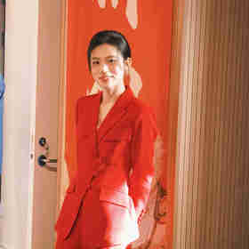 法小曼*子珍年会大红色设计感西装套装主持人演讲穿搭FYC517