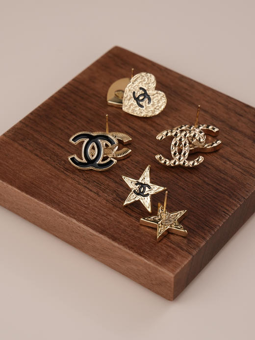 中古香奶奶系列耳钉 商品图13