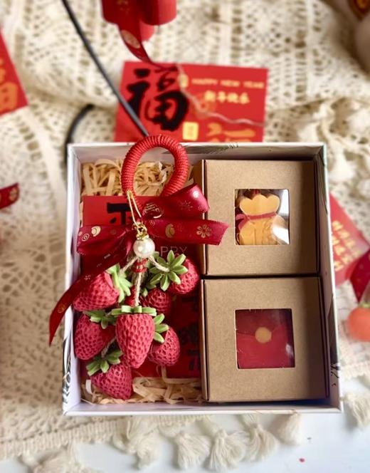 【新年 手工皂礼盒】 红包福袋鞭炮 客厅挂件 炮竹喜庆春节装饰品 新年创意礼品 商品图1