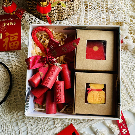 【新年 手工皂礼盒】 红包福袋鞭炮 客厅挂件 炮竹喜庆春节装饰品 新年创意礼品 商品图0