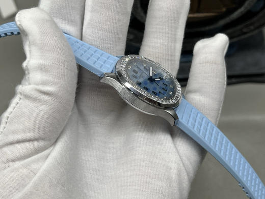 PPF factory工厂百达翡丽AQUANAUT系列机械女手雷，35.6mm毫米的表径，进口全钢（金色为电镀18k加厚的真金）采用原装进口9015机芯开发和改装的324定制版满血版一体机芯❕❕❕ 商品图4