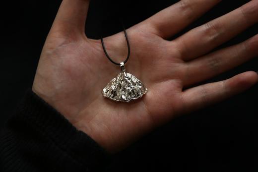 CHEZ BOQUE 覆盖系列原创手工925银肌理吊坠《礼服2号》 商品图3