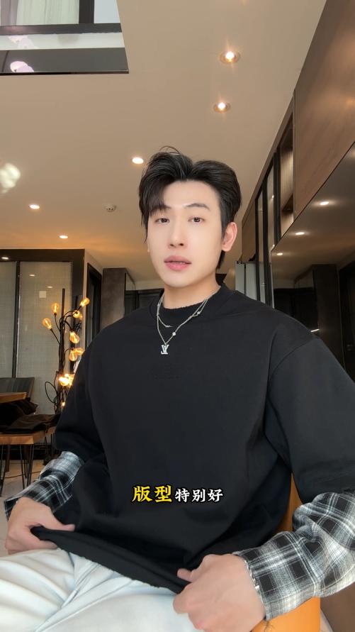 M5200SDSA秋冬新款痞帅男装美式钢印字母袖子拼接设计圆领长袖T恤百搭 商品图0