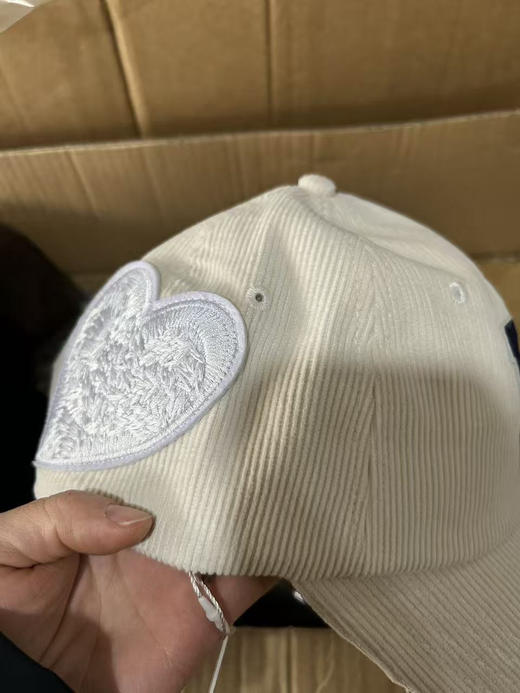 118-3 纯圆正尾货 bibiy 爱心花朵刺绣 三色鸭舌帽 松紧抽绳棒球帽 灯芯绒/平纹棉 商品图10