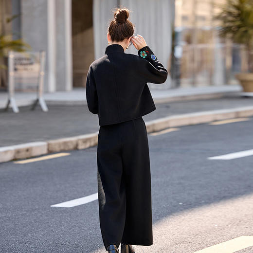 冬装绣花新中式双面呢外套阔腿两件套（含围巾）ZMFS25916 商品图3