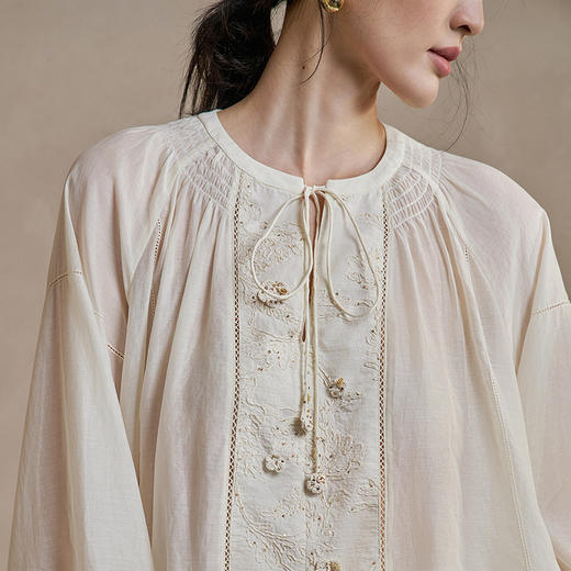 【林栖设计小店】手工钩花|丝棉绡浅杏色钉珠优雅气质2026春新款宽松衬衣1961118 商品图6