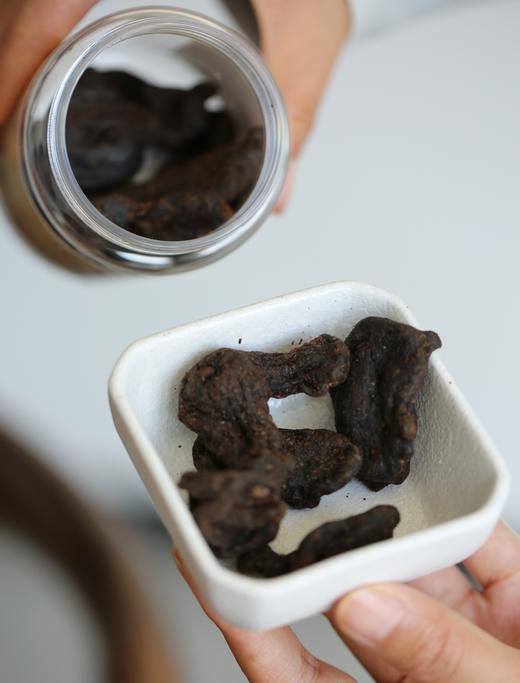 【九蒸九晒云南野生黄精】采用云南深山野生黄精，历经42道工序，用柴火和雪水，在丽江玉龙雪山旁晒场九蒸九晒！非常难得！【对身体的调理功效比较多，详见群内介绍】【DZ-J仓】 商品图13