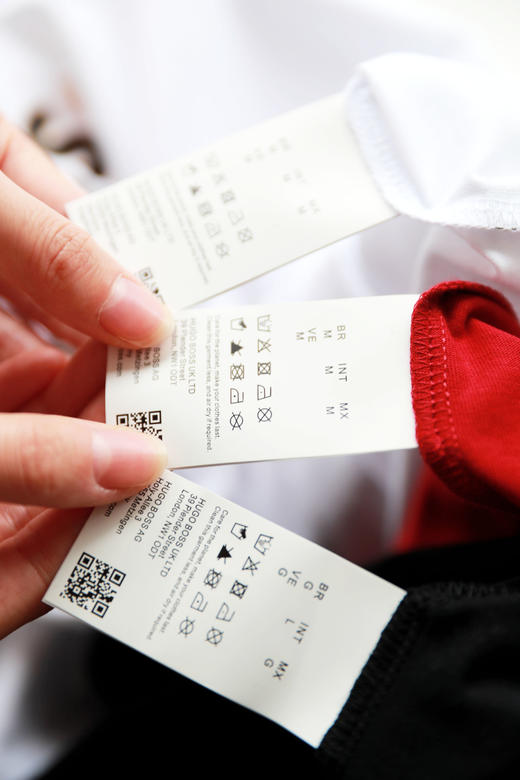 烫金字母tee，印花设计t恤。徽标字母图案圆领正肩半袖儿E011766 商品图3