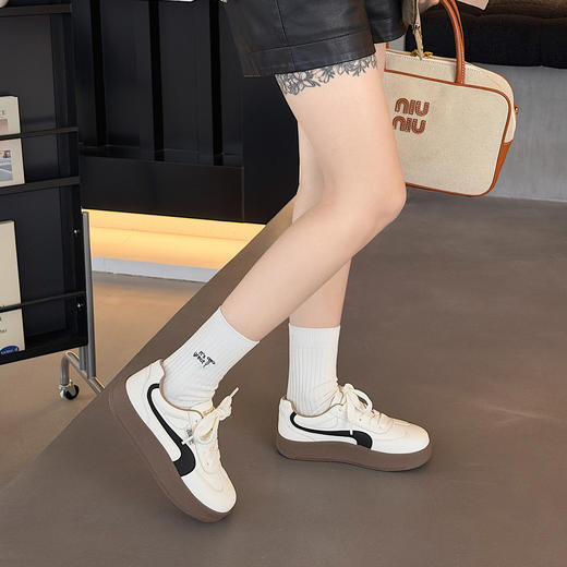 经典鲨2026年春专柜新品韩版时尚拼色平底舒适休闲德训鞋女KW326-617011 商品图2