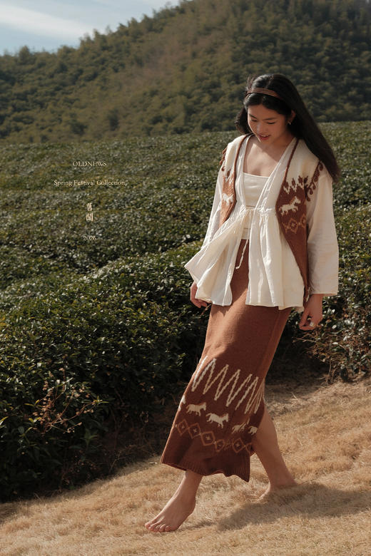 新春限定「大地上的小马」手工钩针小毛球｜部落图腾提花编织羊毛马甲｜手作温暖 商品图4