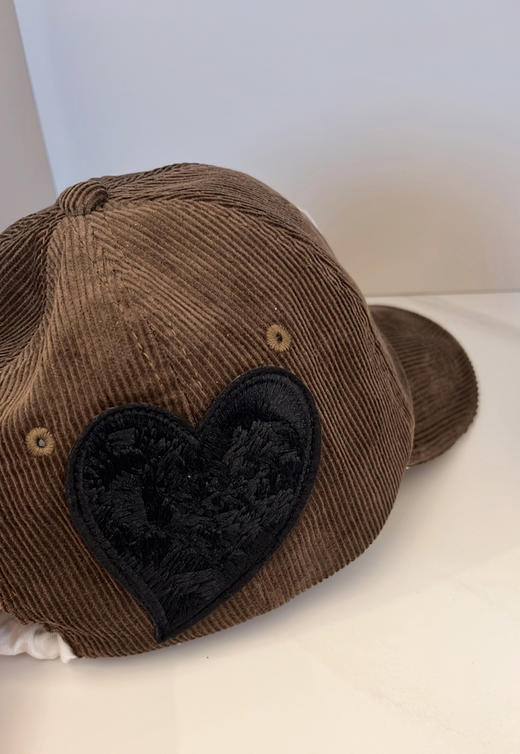 118-3 纯圆正尾货 bibiy 爱心花朵刺绣 三色鸭舌帽 松紧抽绳棒球帽 灯芯绒/平纹棉 商品图13