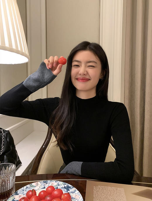 品牌原价168特价10%羊毛抗起球纤维撞色打底衫 商品图12