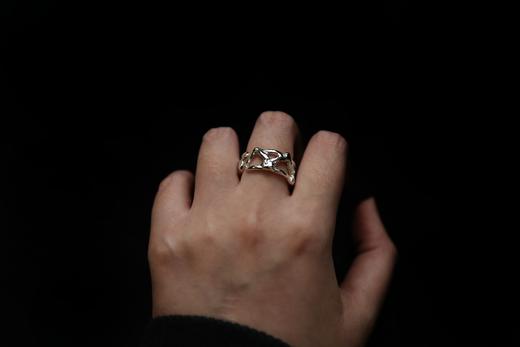 CHEZ BOQUE 无言的现代性系列原创手工925银抽象造型戒指《双层桥》 商品图4