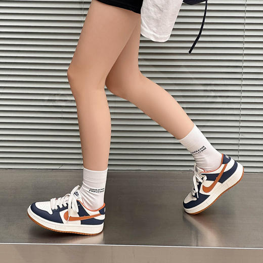 经典鲨2026年春专柜新款时尚拼色系带平底透气休闲鞋板鞋女KW387-617011 商品图2