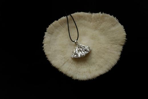 CHEZ BOQUE 覆盖系列原创手工925银肌理吊坠《礼服2号》 商品图6