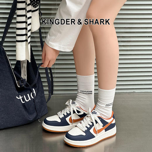 经典鲨2026年春专柜新款时尚拼色系带平底透气休闲鞋板鞋女KW387-617011 商品图0
