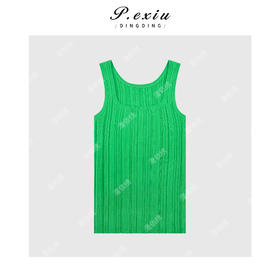 04-1潘依绣丁丁宠粉羊-毛坑条方领针织背心 Q4572