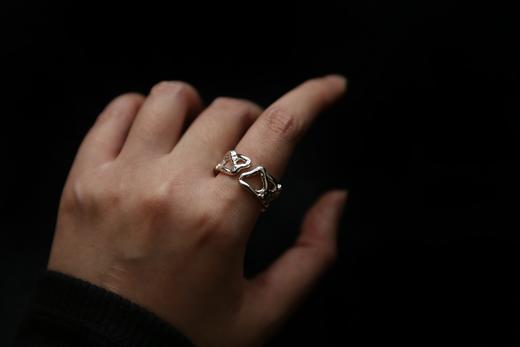 CHEZ BOQUE 无言的现代性系列原创手工925银抽象造型戒指《双层桥》 商品图3