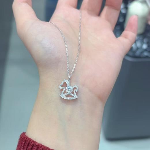 【萌趣载财❗️福运随行】2026新款本命年生肖小马项链轻奢高级感首饰小众莫桑石礼物时尚女。jc 商品图2