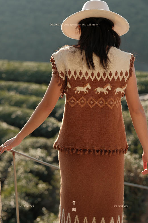 新春限定「大地上的小马」手工钩针小毛球｜部落图腾提花编织羊毛马甲｜手作温暖 商品图3