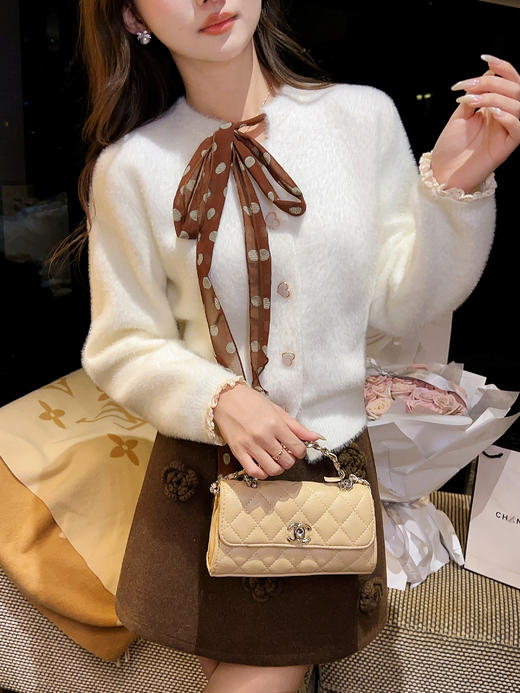 张心子【奶乖千金】设计感蕾丝系带毛衣开衫法式上衣 U2601039 商品图7