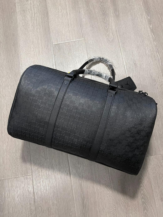 原单正品 Jordan 乔丹飞人PU单肩健身包 可手提！斜挎！容量25L！男女同款，越南回货！官网同步在售899  强烈推荐！！
尺寸：47X20.3X26.7CM 商品图1