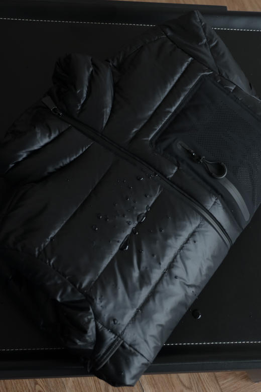 M0NC1ER Fr@ser 短款薄款羽绒服 YR204 商品图3