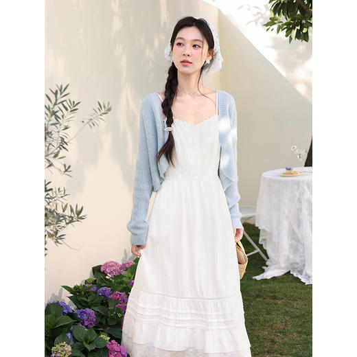 鹿向南「柔雾白纱」小众白色连衣裙女春季新款高腰海边a字吊带裙 商品图1