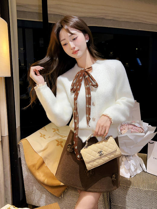 张心子【奶乖千金】设计感蕾丝系带毛衣开衫法式上衣 U2601039 商品图5