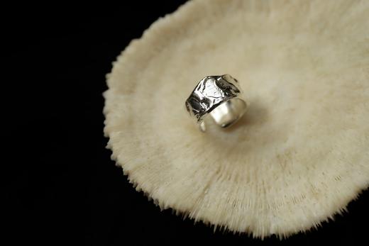 CHEZ BOQUE 覆盖系列原创手工925银蛋壳肌理戒指《破碎》 商品图3