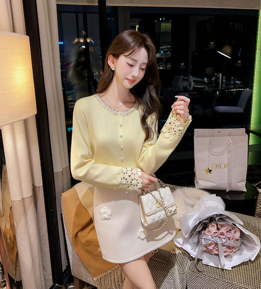 张心子【miu系千金】miu系减龄少女镂空手袖亮片开衫上衣 U2602021 商品图7