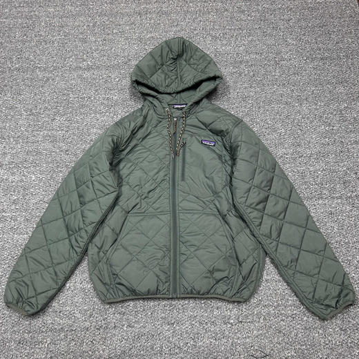 原单正品巴塔哥尼亚户外休闲简约百搭防风防水的保暖连帽棉衣，

颜色:军绿色 浅灰色 碳黑色
尺码：S～XL 商品图2