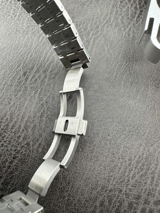 NOOB official➕ Factory 2026重磅推荐：爱彼AP皇家橡树VIP隐藏款，重塑奢华制表新高度
Noob official Factory 2026墙裂推荐，市场顶版本‼️‼️‼️ 商品图7