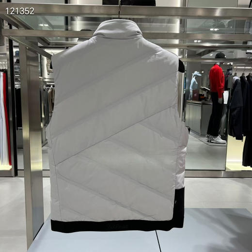 出韩国订单，26新款titleist男装羽绒马甲，春季簿款百搭保暖运动 非常柔软 复杂重工款 90白鸭绒  
浅灰色/黑色
尺码M -XXL 商品图2