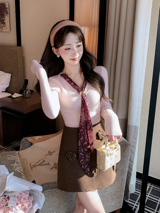 张心子【冬日好搭子】高腰小众立体花毛呢半身裙 U2602032 商品图3
