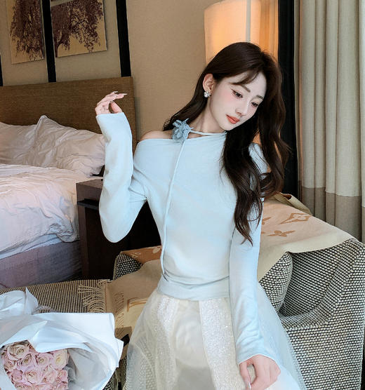 张心子【美学空间】法式甜美斜肩系带上衣 U2602005 商品图14