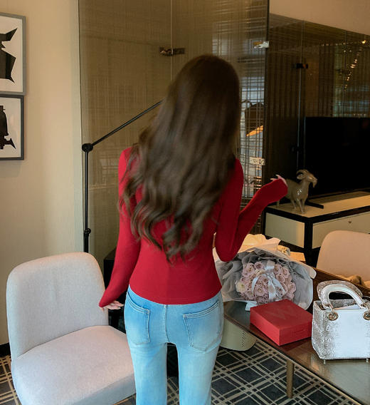 张心子【甜氧英区】别致扭结双绳上衣设计感修身T恤 U2602013 商品图5