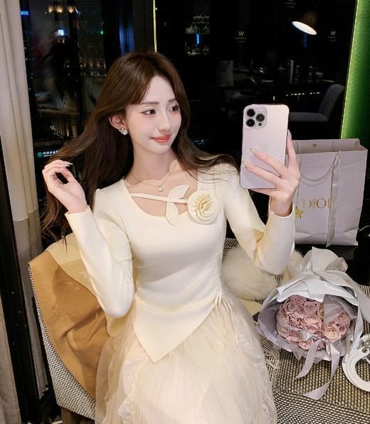 张心子【纯欲悸动】不规则抽绳针织衫法式甜美上衣 U2602023 商品图3