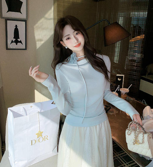 张心子【美学空间】法式甜美斜肩系带上衣 U2602005 商品图7