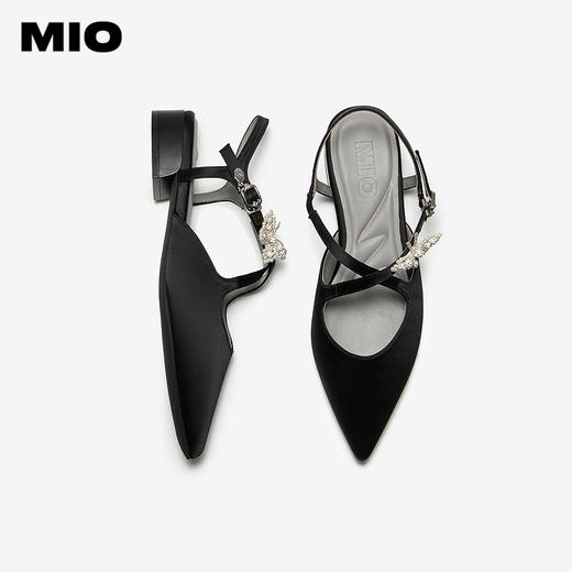 【上新】MIO米奥尖头女鞋2026夏季新款低跟水钻珍珠蝴蝶时装凉鞋法式单鞋M262260103 商品图3