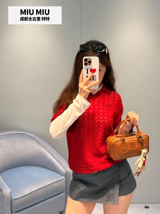 只可换码！不可退！缪缪 26Ss早春新款 红色山羊绒针织POLO衫（DQJ*MM） 商品图3