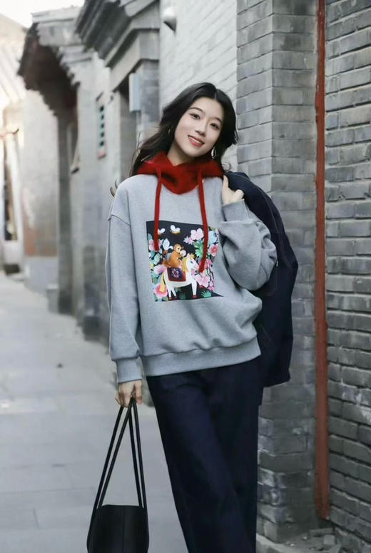 【秒杀价已调 直接拍】小禾 2026 毛圈棉 慵懒感 新年系列设计款 马上封侯印花 胶囊系列 宽版卫衣 商品图12