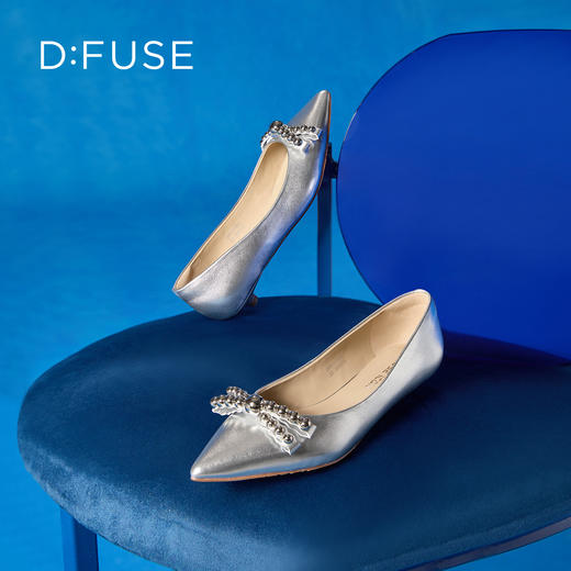 Dfuse迪芙斯2026春季新款尖头双条钉珠蝴蝶结皱纹羊皮小猫跟单鞋女鞋DFE1111050 商品图5