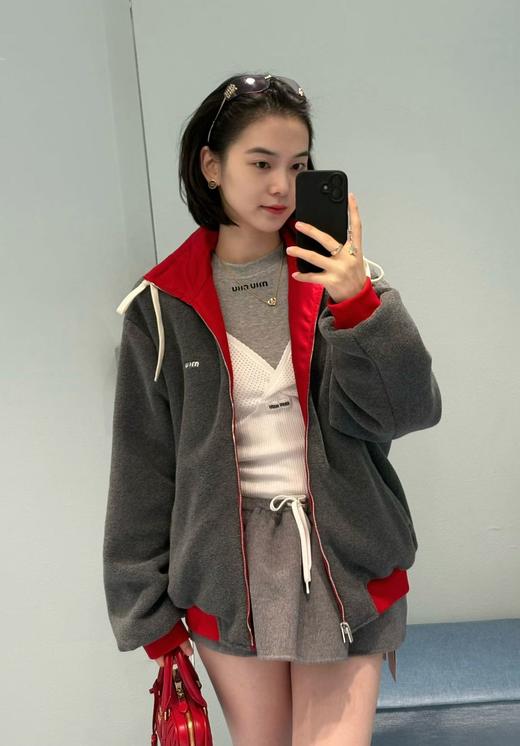 只可换码！不可退！缪缪 25Fw秋冬新款 字母刺绣休闲宽松两面可穿翻领夹克外套（DQJ*MM） 商品图0