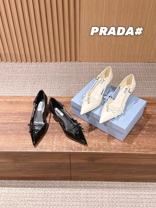 普拉达2026早春新品尖头 中空凉鞋高跟鞋 (DBG) 商品图2