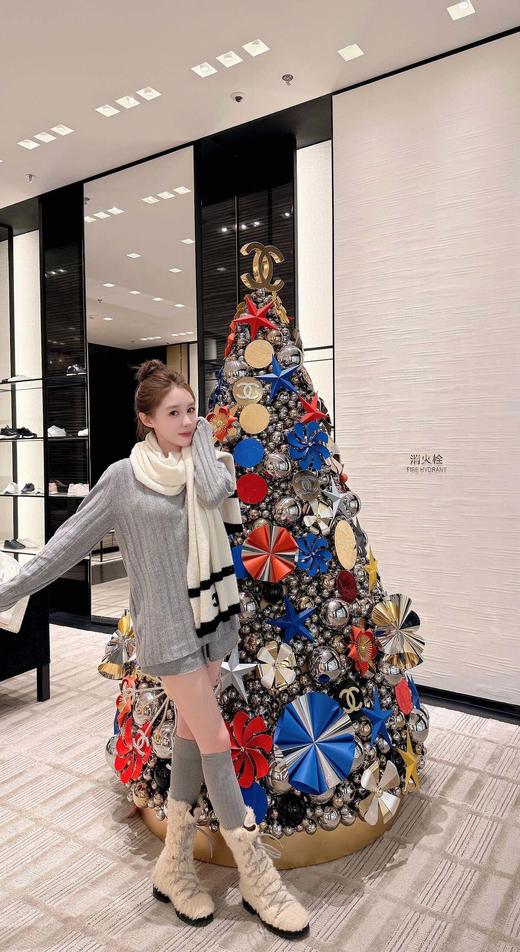 只可换码！不可退！缪缪   25FW秋冬新款 羊毛羊绒混纺V领毛衣（DQJ*MM） 商品图1