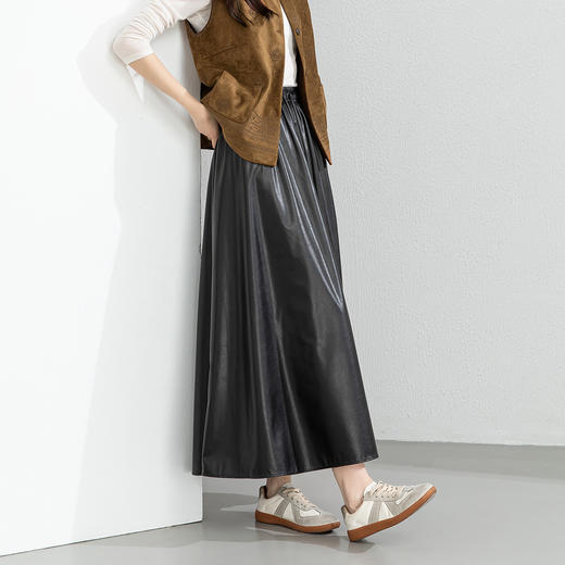 百媚生  pu皮半身裙女春季中长款百褶皮裙BC66077 商品图1